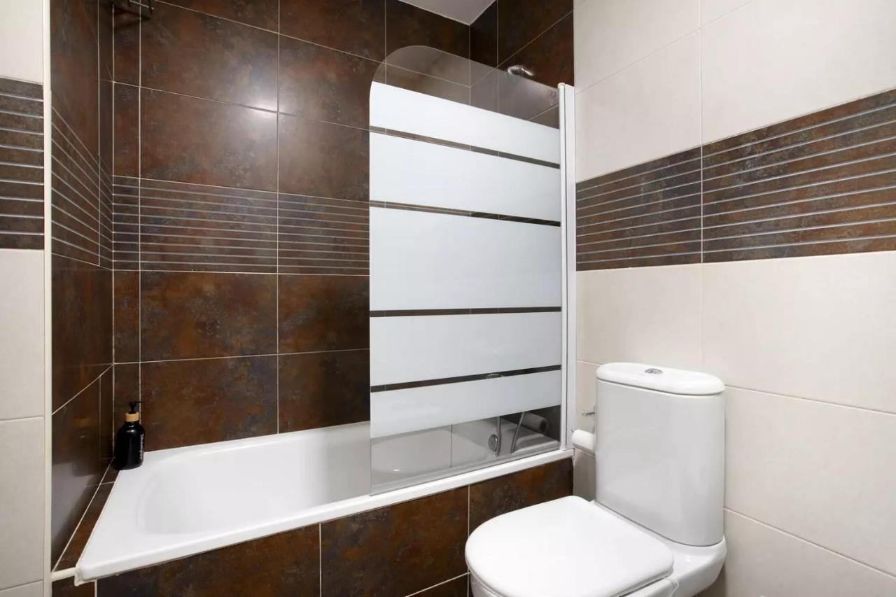 Malaga Campus Apartment Parking Included المظهر الخارجي الصورة